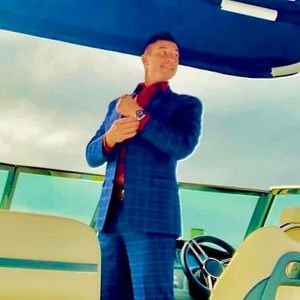 Meet your Posher, Eric